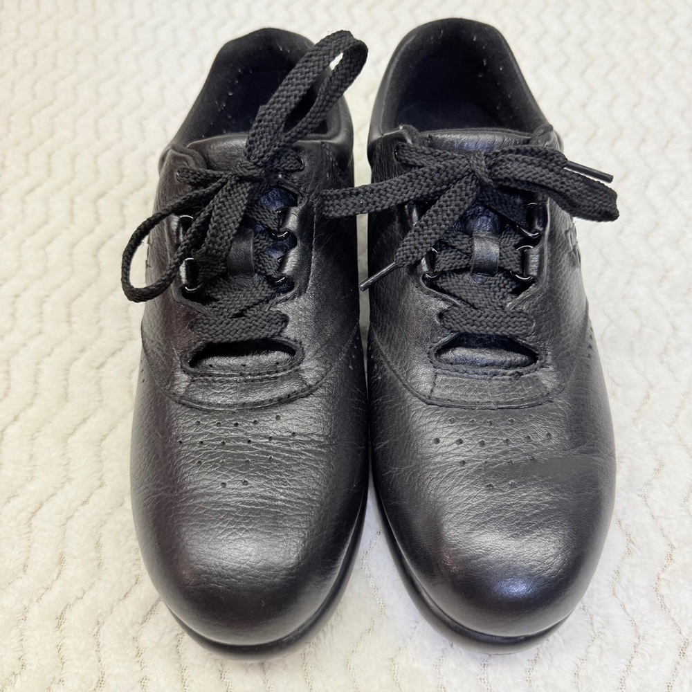 P.W. Minor Leisure Black Walking Shoes Lace Up Round Toe Sneakers Sz 8.5 M